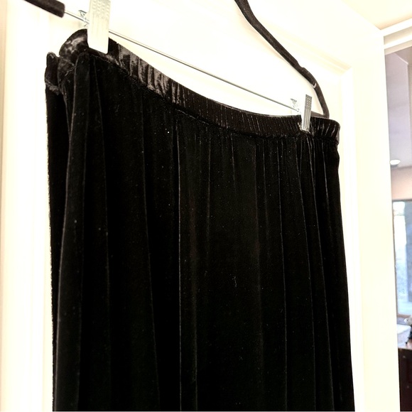 Eileen Fisher Black Velvet Maxi Skirt - Size - Large - Picture 4 of 8